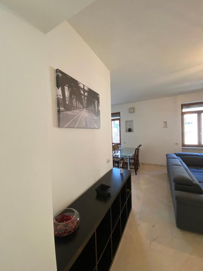 Elegante Appartamento In Centro แบร์กาโม ภายนอก รูปภาพ